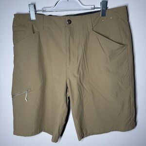 Patagonia Men's Cargo Shorts in Khaki